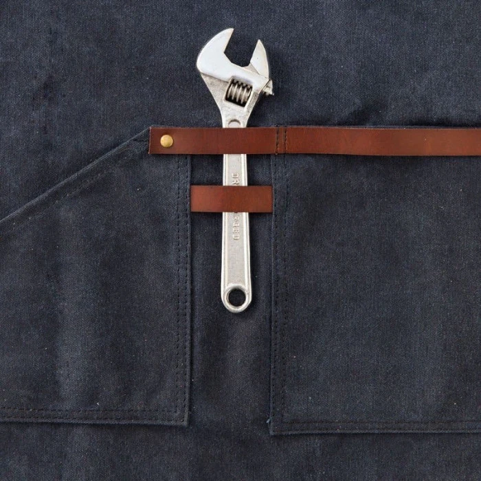 Tablier Barbecue Toile Waxée Alaskan Maker 547 - Bleu Marine 6 Tablier Barbecue Toile Waxée Alaskan Maker 547 - Bleu Marine – Image 6